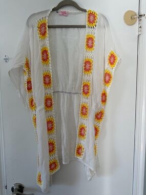 Pink Lily White Crochet Trim Floral Kimono Cover-Up resort wear women’s size M